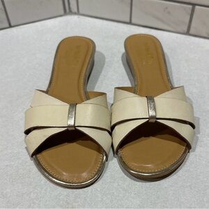 Coach And Four Aosta Wedge Sandal Putty White Leather Silver Accent Size 6.5
